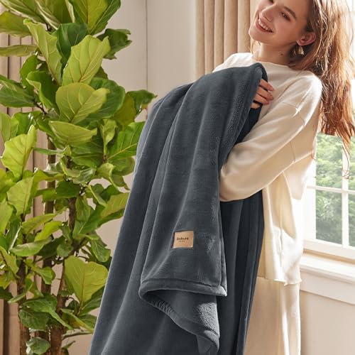 Bedsure Twin Blanket for Bed, Thick Warm Heavy Soft Blanket for Couch, Cozy Fleece Throws Gift for Girls Boys Dorm Graduation Decor, Twin XL Anti-Static 500Gsm Design, Grey, 66x90 Inch